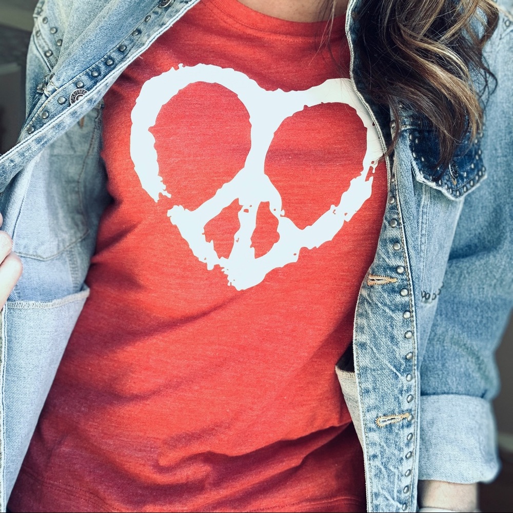 Peace and Love red graphic tee t-shirt top New!